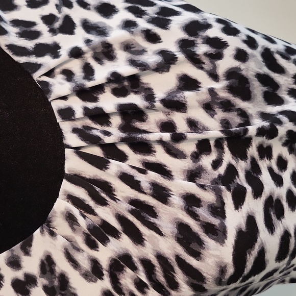 Calvin Klein sleeveless blouse - Picture 3 of 9